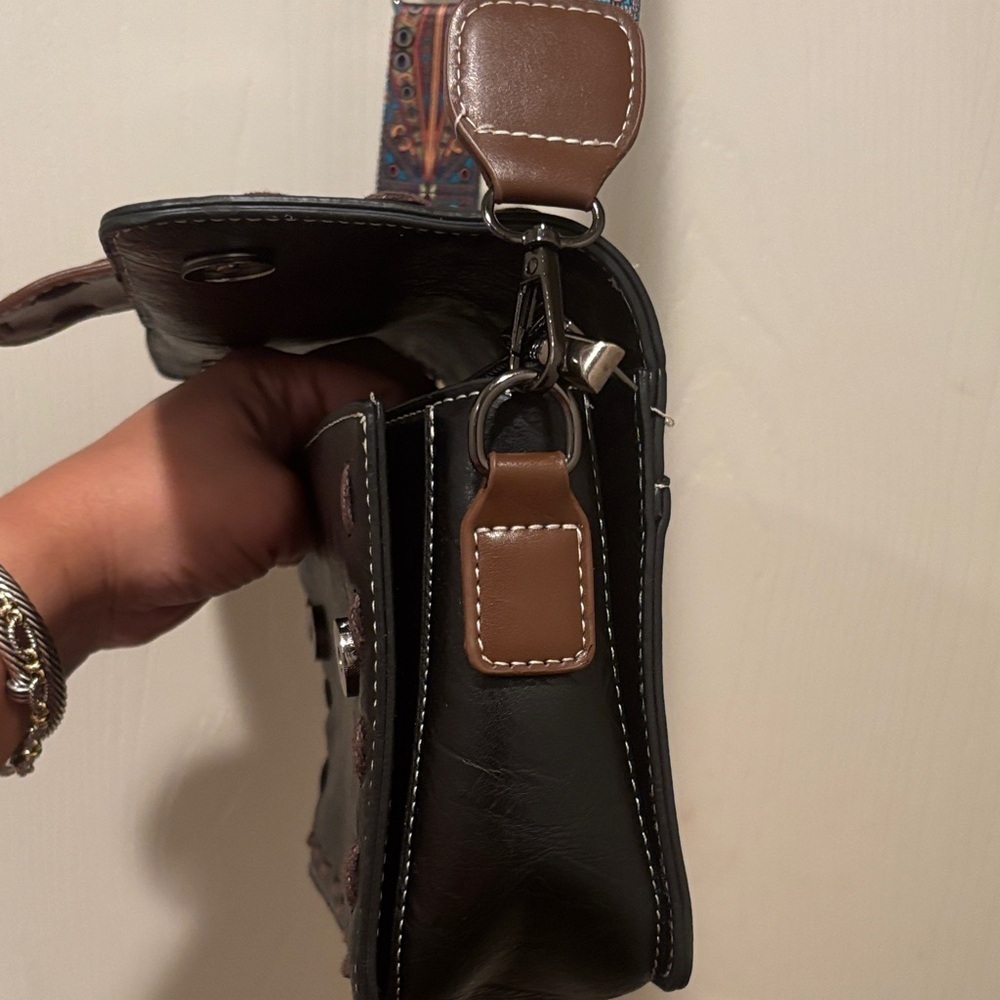 Chic Black and Brown Crossbody Bag - Picture 4 of 7
